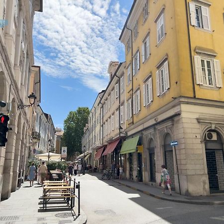 Cavana 10 Tirabora Short Rent Trieste Esterno foto